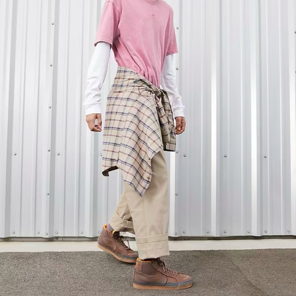 Skate Shoes
Nike SB Zoom Blazer Mid
Premium Plus Plum Eclipse/Kumquat/Gum Yellow - Picture 7 of 16